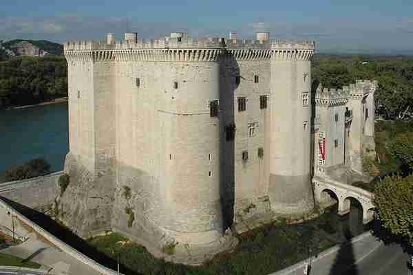 Tarascon Castle on the Rhône River (early 15th century)